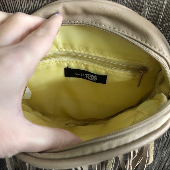 Boho Tassel/Fringe Beige Crossbody Bag - Picture 4 of 6